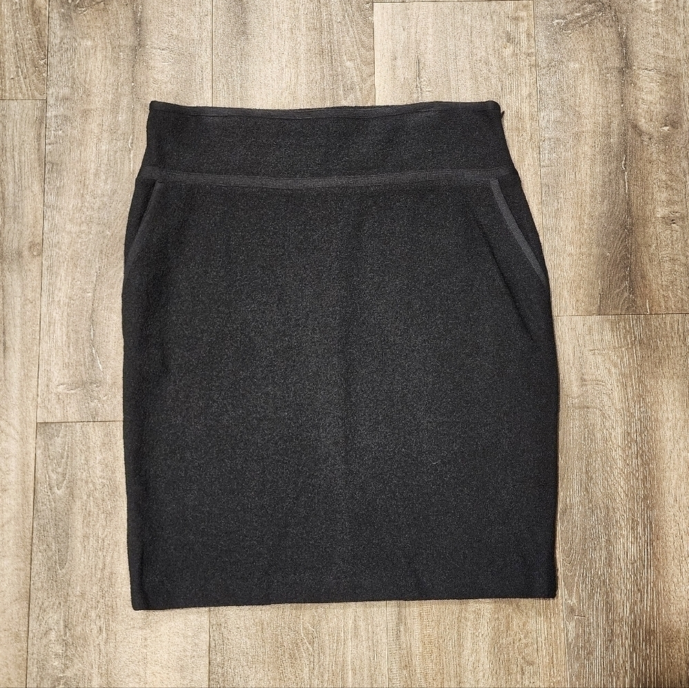St. John Black Wool Blend Pencil Skirt